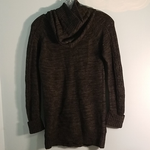 Medium heavy knit grey sweater with chunky buttons NWT - Picture 2 of 4